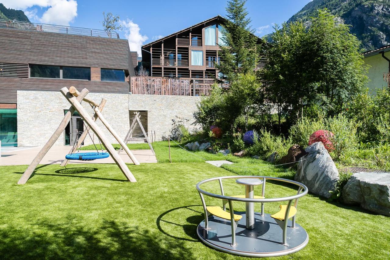 Nh Collection Alagna Mirtillo Rosso Extérieur photo