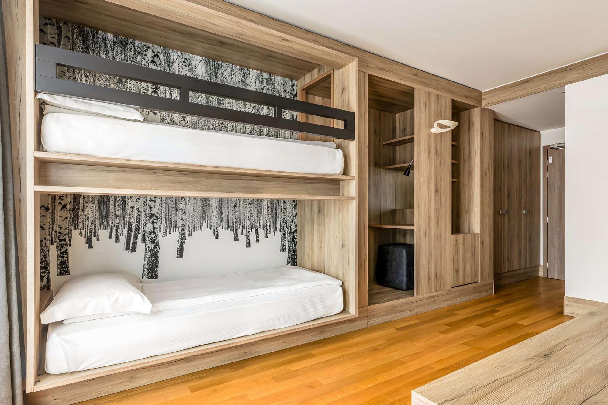 Nh Collection Alagna Mirtillo Rosso Extérieur photo