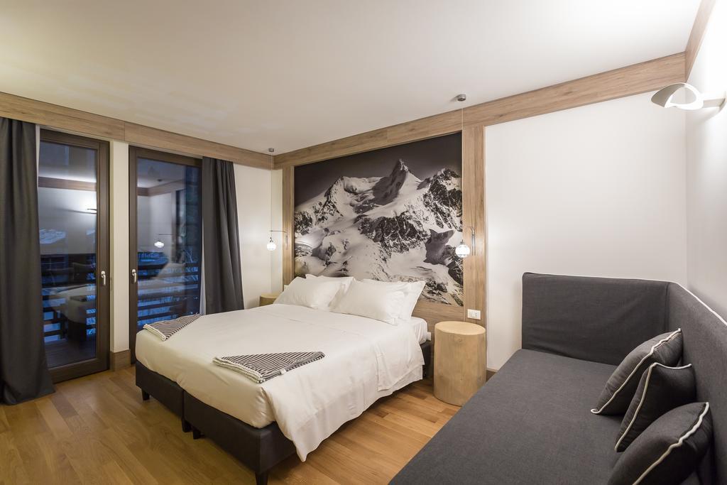 Nh Collection Alagna Mirtillo Rosso Extérieur photo