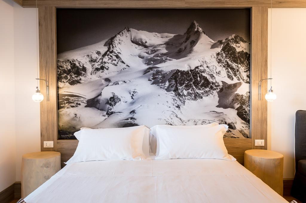 Nh Collection Alagna Mirtillo Rosso Extérieur photo