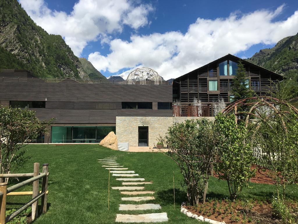 Nh Collection Alagna Mirtillo Rosso Extérieur photo