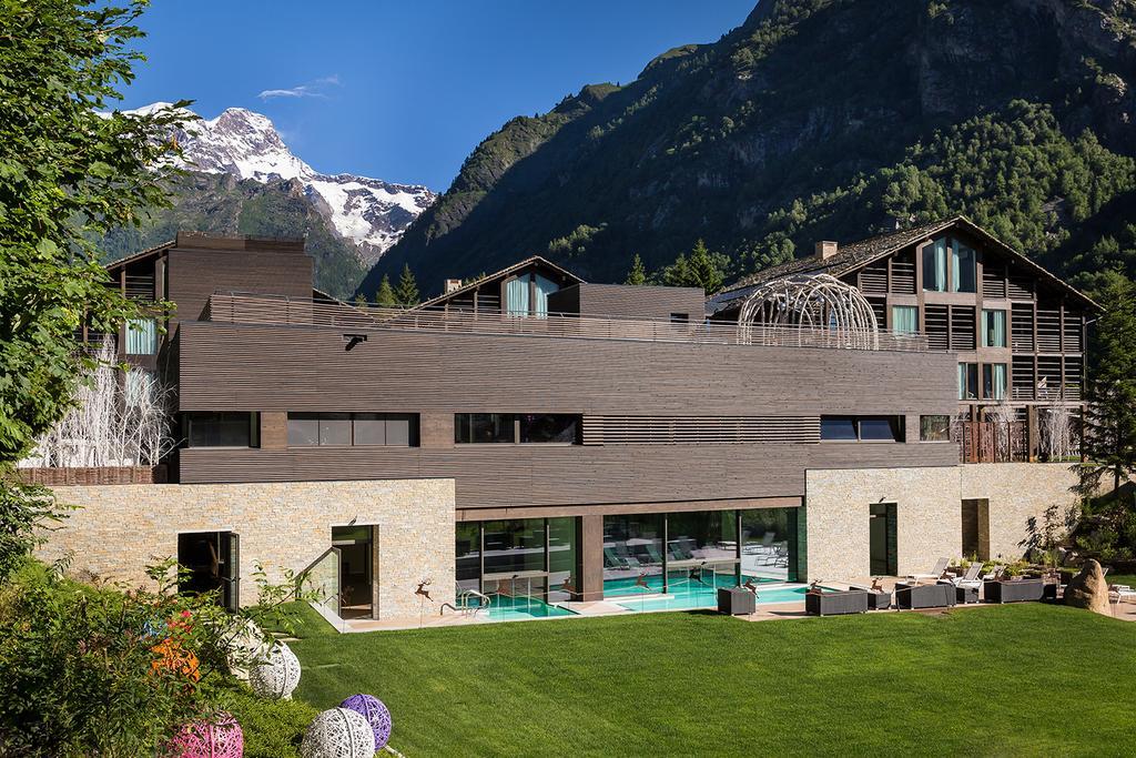 Nh Collection Alagna Mirtillo Rosso Extérieur photo