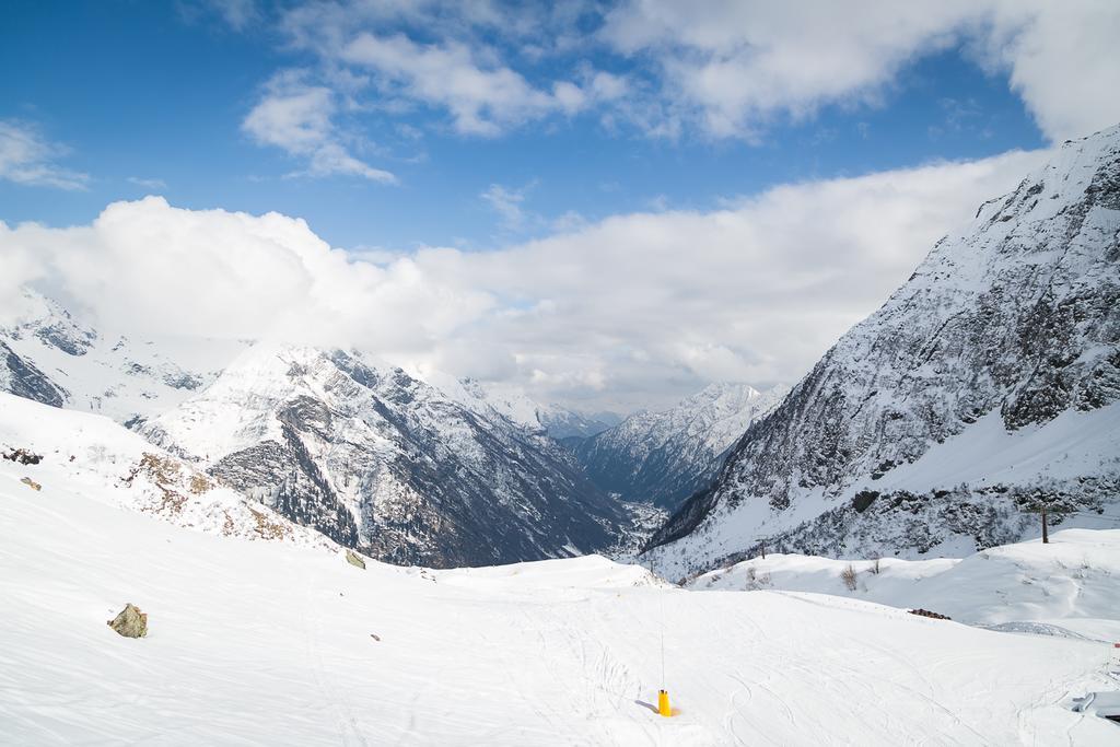 Nh Collection Alagna Mirtillo Rosso Extérieur photo